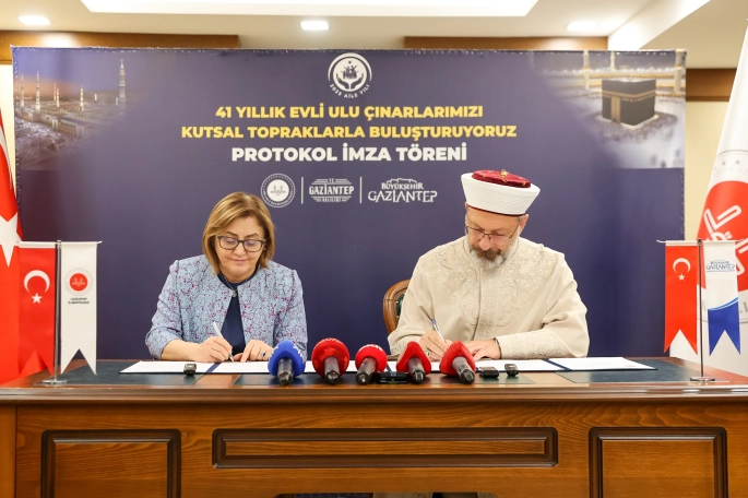 15 BİN BAŞVURUNUN YAPILDIĞI UMRE ZİYARETİ PROJESİNİN İLK TALİHLİLERİ BELLİ OLDU 