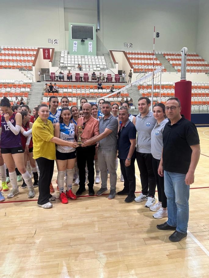 2. BETÜL ÇOBAN VOLEYBOL TURNUVASINDA ŞAMPİYON MERİNOS SPOR OLDU.