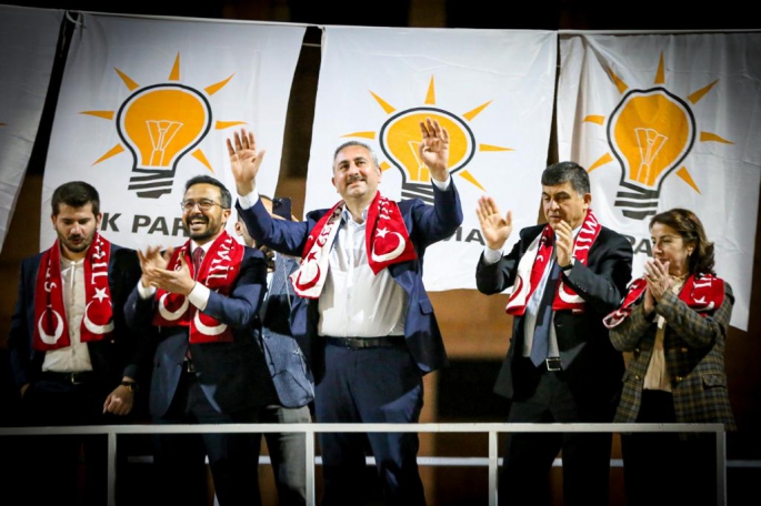 AK PARTİ ADAYLARI MAHALLE MAHALLE MİTİNG YAPIYORLAR...