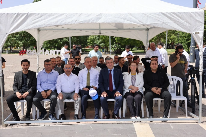 AK PARTİ GAZİANTEP İL TEŞKİLATI UTANÇ TARİHİ 27 MAYIS’I UNUTMADI 