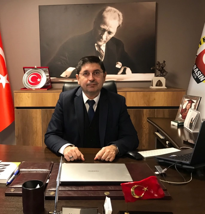 Anadolu Basın Birliği Genel Başkanı Bora ZOR'un Yenı Yıl tebrik mesajı
