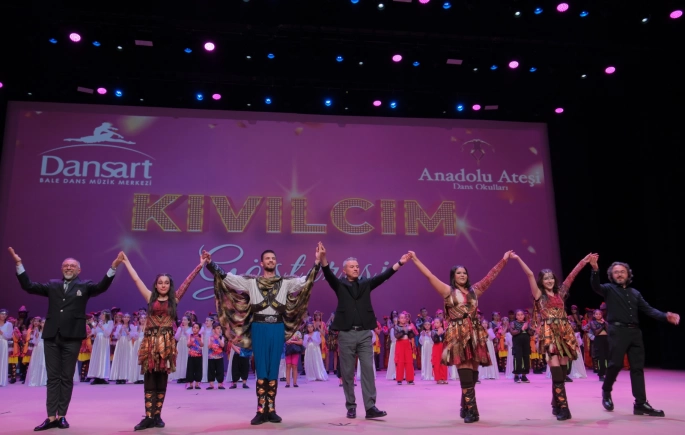 ANADOLU MOTİFLERİ DANSA YANSIDI