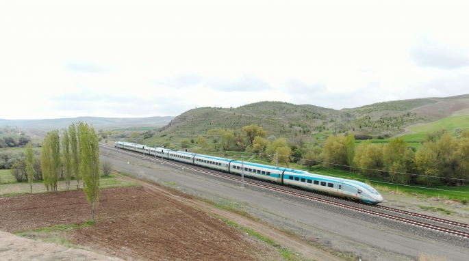 ANKARA SİVAS HIZLI TRENİ 1 YAŞINDA