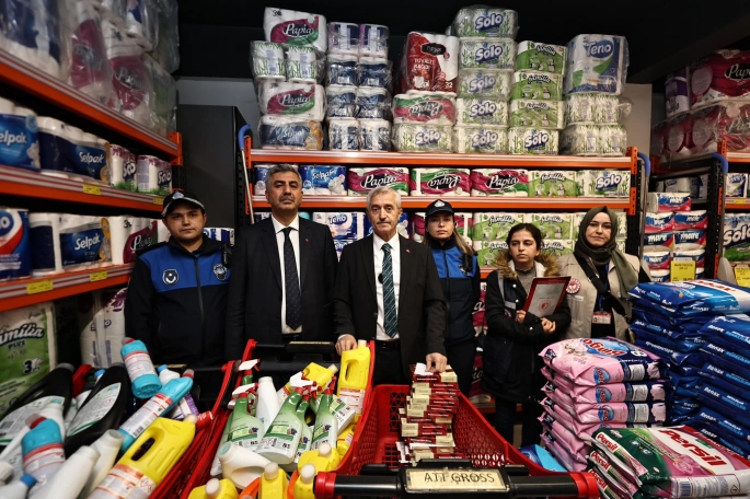 BAŞKAN TAHMAZOĞLU, FIRSATÇILARA GÖZ AÇTIRMIYOR   