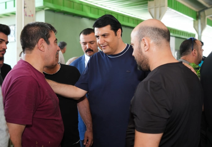 BAŞKAN YILMAZ VE ŞAHİN VATANDAŞLARLA BAYRAMLAŞTI