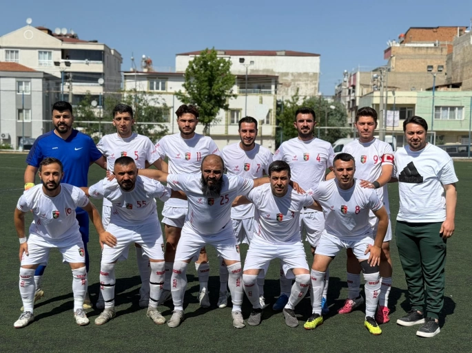 ÇINARLISPOR LİGE TUTUNDU