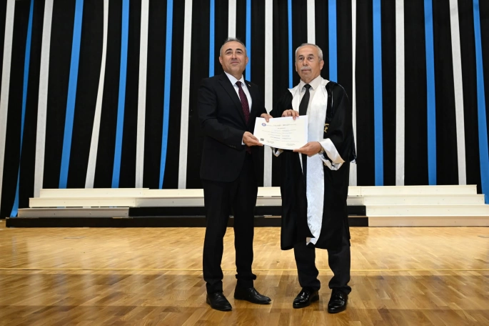 DR. İRFAN KARATUTLU: “MEZUNİYET SEVİNCİ