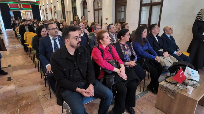 EĞİTİMCİLER YEREL YÖNETİMDEN NE BEKLİYOR?