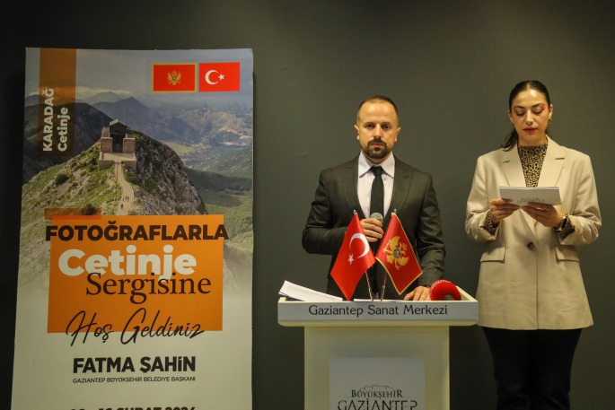 FOTOĞRAFLARLA KARDEŞ ŞEHİR CETİNJE SERGİSİNİN AÇILIŞI YAPILDI