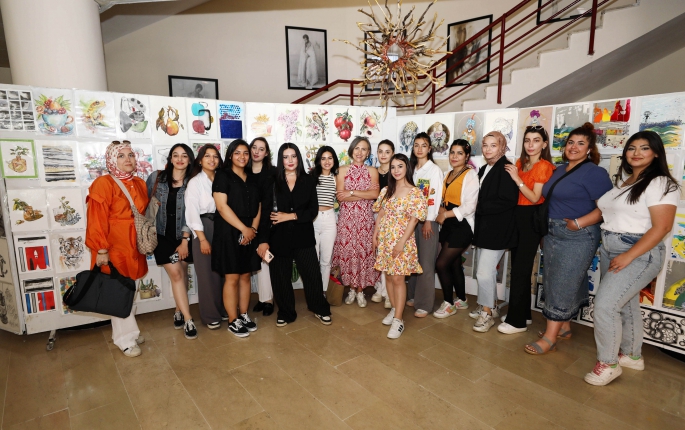 GAÜN'LÜ ÖĞRENCİLER EL EMEĞİ ESERLERİNİ SERGİLEDİ