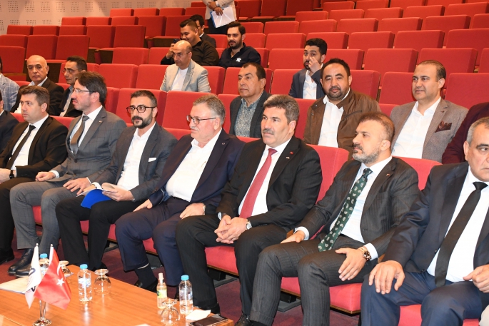 “Gaziantep sanayisinin amiral gemisi halı sektörüdür”