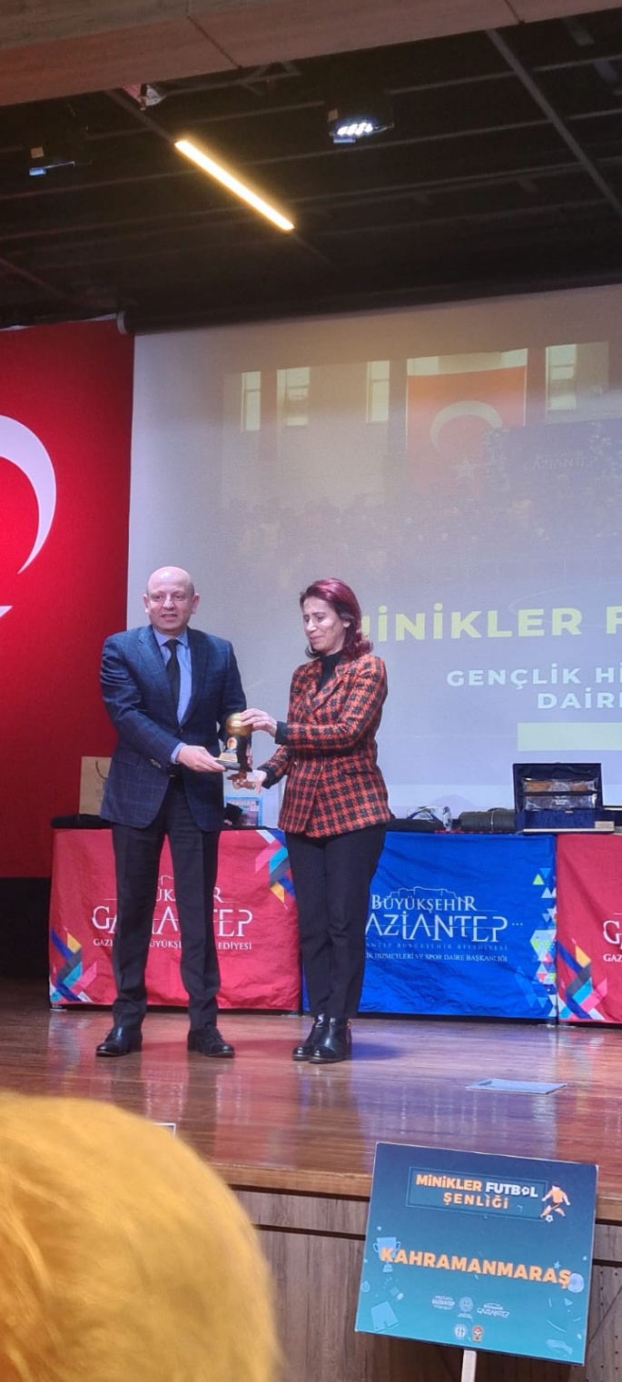 Gaziantepli İş Adamı Bilal Çeker’e Anlamlı Ödül