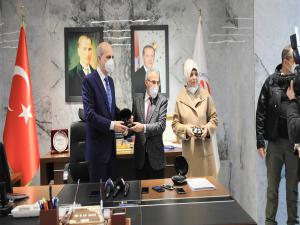 AK PARTİ GENEL BAŞKANVEKİLİ NUMAN KURTULMUŞTAN GAÜN REKTÖRÜ PROF. DR. ÖZAYDINA ZİYARET