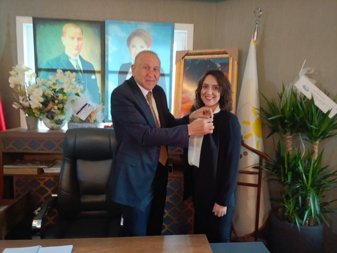 HALKIN SESİNE, TABANIN BASKISINA DAYANAMAYIP ADAY OLDU