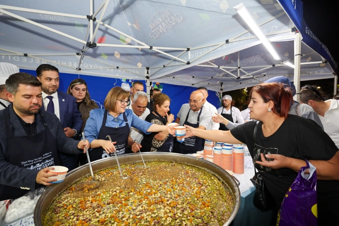 HEMŞEHRİ DERNEKLERİ FESTİVALİ RENKLİ GÖRÜNTÜLERLE SON BULDU