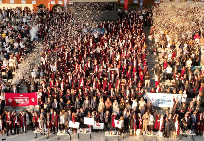 HKÜ'DE 17.YIL GURURU