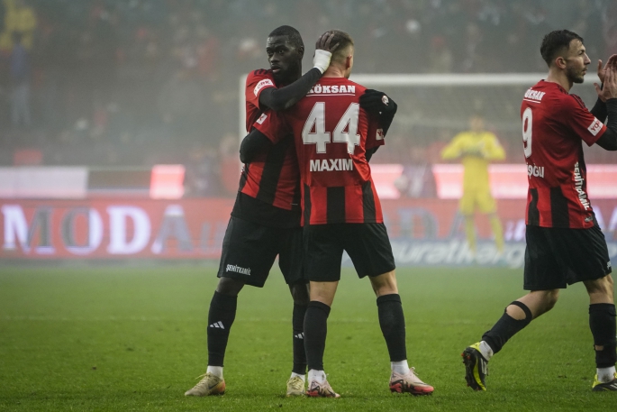 KAPTANDAN 3 GOL 3 ASİSTLİK KATKI