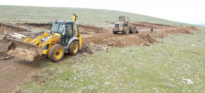 NURDAĞI İLÇESİNE BAĞLI 7 KÖYDE 310 KALICI KONUT İNŞA ÇALIŞMASINA BAŞLANDI