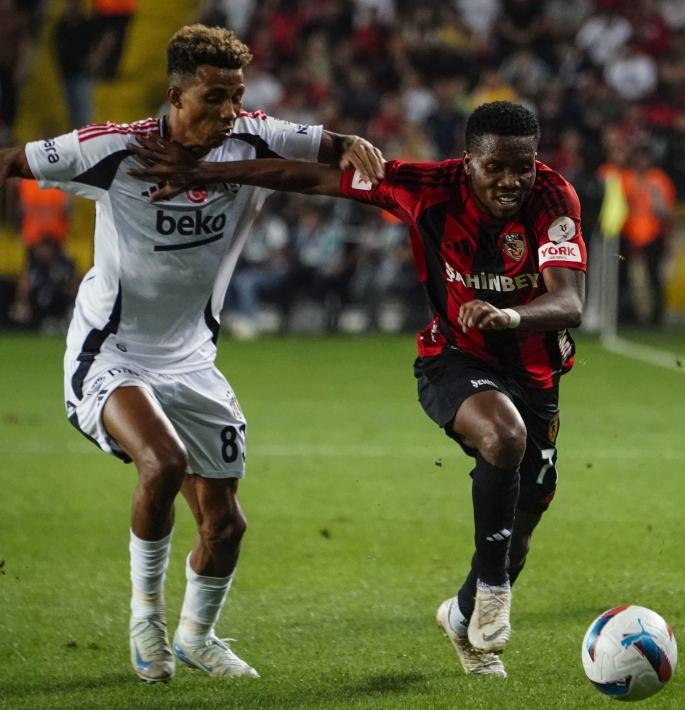 OKEREKE TARAFTARA SAÇ BAŞ YOLDURTTU