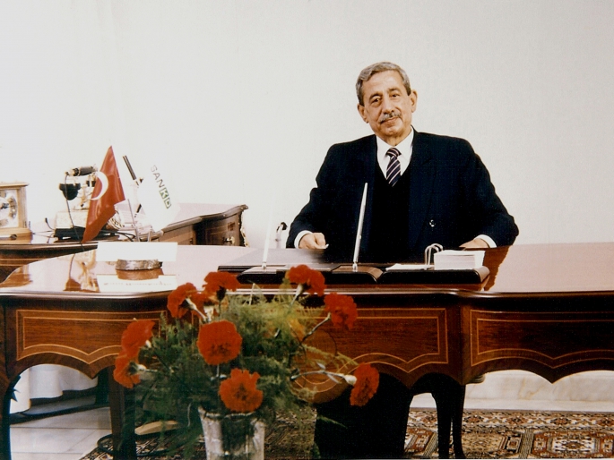  SANİ KONUKOĞLU, MEZARI BAŞINDA ANILDI 