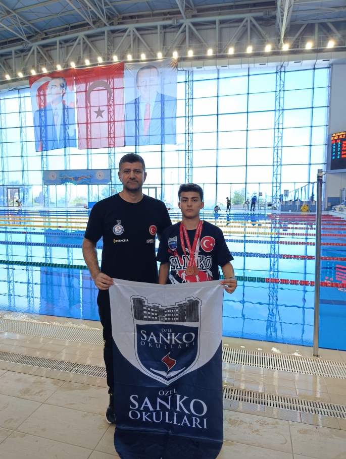 SANKO OKULLARI ÖĞRENCİSİ YÜZMEDE TÜRKİYE ÜÇÜNCÜSÜ OLDU