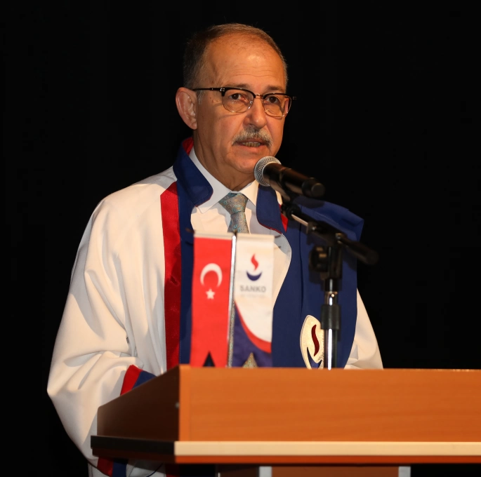 SANKO ÜNİVERSİTESİ REKTÖRÜ PROF. DR. DAĞLI: “2025 YILI, HEPİMİZ İÇİN YENİ BAŞLANGIÇLARIN VE GÜZEL GÜNLERİN HABERCİSİ OLSUN” 
