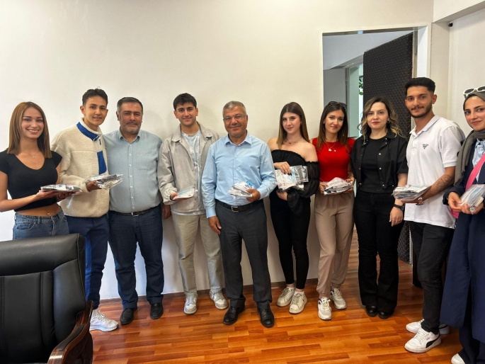 ÜNİVERSİTE ÖĞRENCİLERİNDEN ARKADAŞLARINA ANLAMLI DESTEK