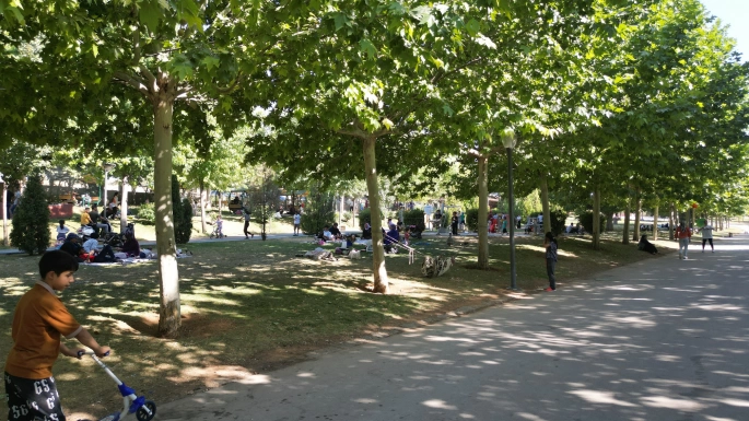 VATANDAŞLAR ŞAHİNBEY BELEDİYESİ’NİN PARKLARINDA SERİNLİYOR   